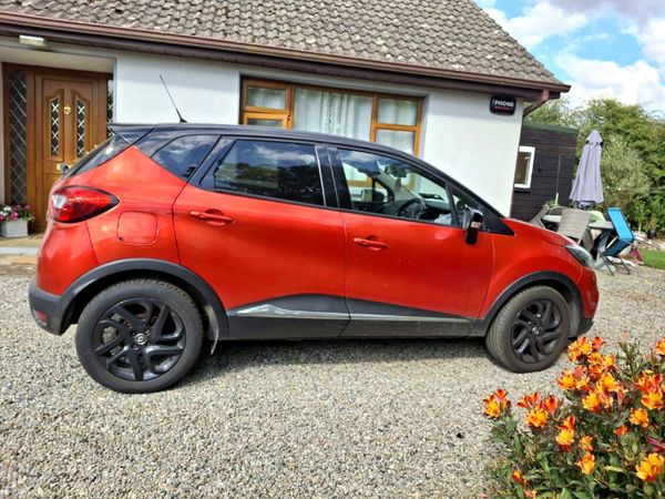 Renault Captur Hatchback, Diesel, 2017, Red