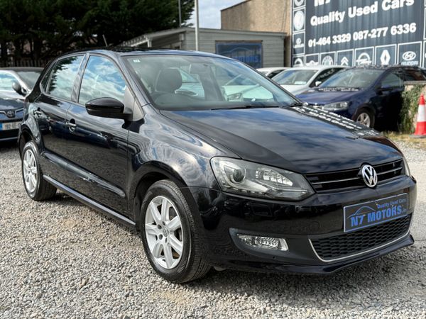 Volkswagen Polo Hatchback, Petrol, 2013, White