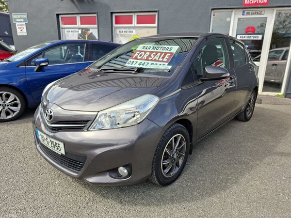 Toyota Yaris Hatchback, Petrol, 2013, Grey