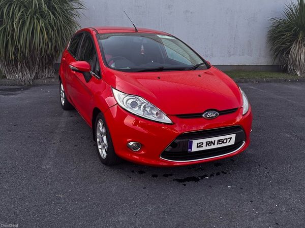 Ford Fiesta Hatchback, Petrol, 2012, Red