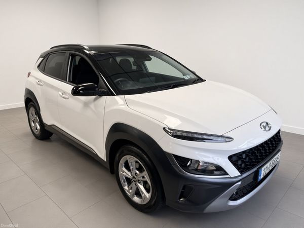 Hyundai KONA MPV, Petrol, 2022, White