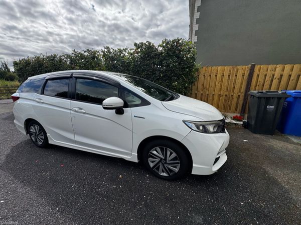 Honda Shuttle MPV, Petrol Hybrid, 2016, White