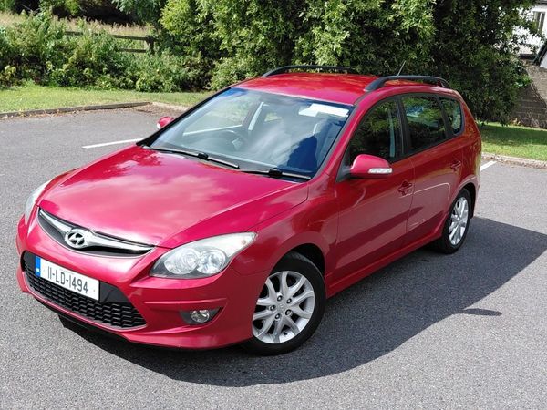 Hyundai i30 Estate, Diesel, 2011, Red