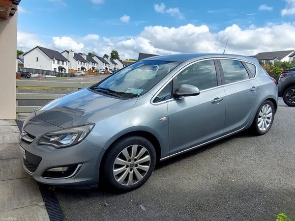 Vauxhall Astra Hatchback, Diesel, 2012, Silver