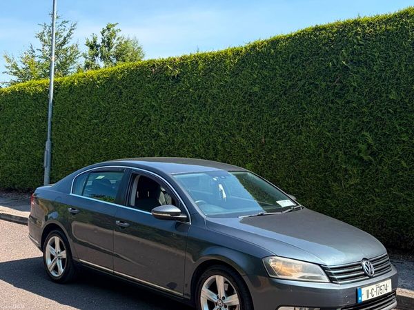 Volkswagen Passat Saloon, Diesel, 2011, Grey