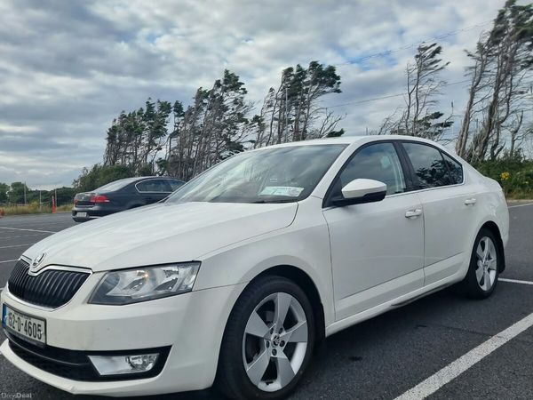 Skoda Octavia Saloon, Diesel, 2015, White