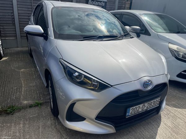 Toyota Yaris Hatchback, Petrol, 2020, Silver