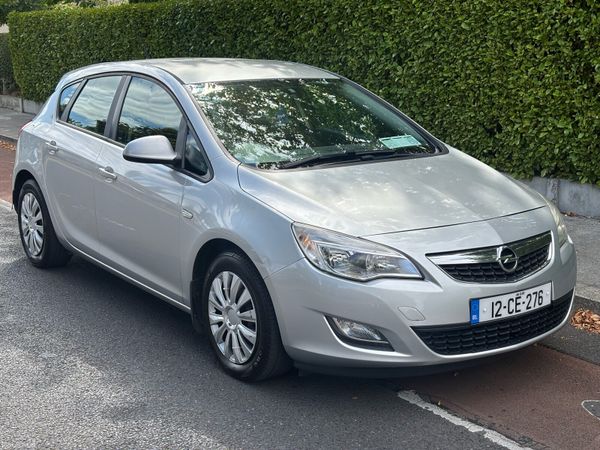 Opel Astra MPV, Diesel, 2012, Silver