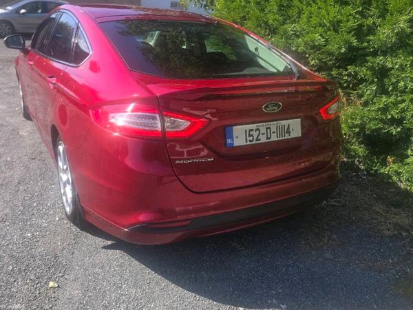 Ford Mondeo Hatchback, Diesel, 2015, Red
