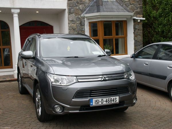 Mitsubishi Outlander SUV, Petrol Plug-in Hybrid, 2015, Grey