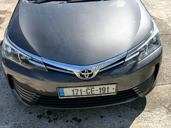 Toyota Corolla Saloon, Diesel, 2017, Grey