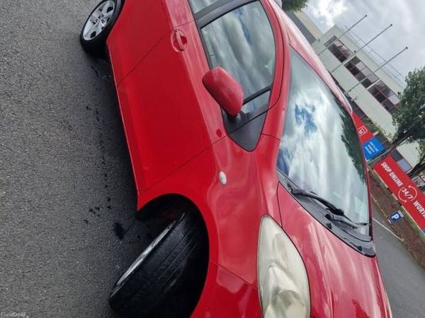 Toyota Yaris Hatchback, Petrol, 2007, Red