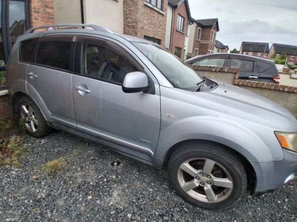 Mitsubishi Outlander SUV, Diesel, 2010, Silver