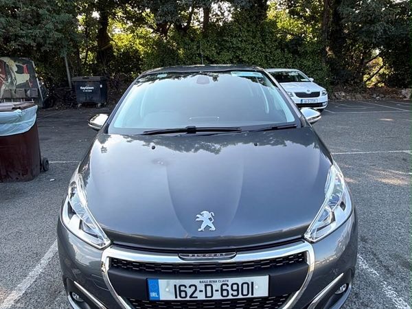 Peugeot 208 Hatchback, Petrol, 2016, Grey