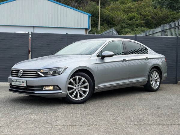 Volkswagen Passat Saloon, Diesel, 2019, Grey