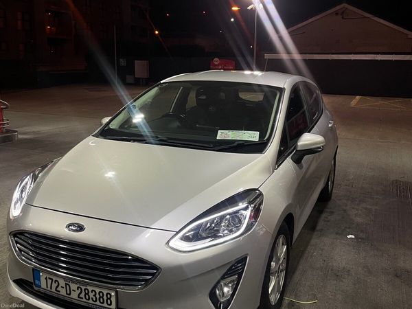 Ford Fiesta Hatchback, Petrol, 2017, Silver