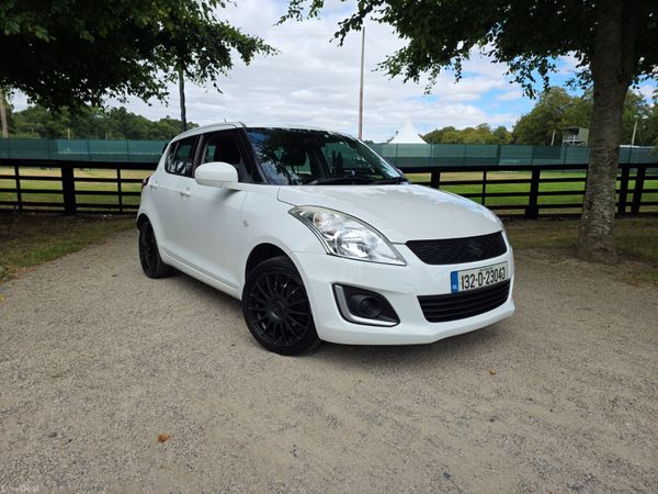 Suzuki Swift Hatchback, Petrol, 2013, White