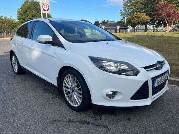 Ford Focus Hatchback, Petrol, 2012, White