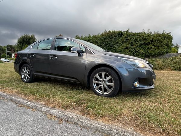 Toyota Avensis Saloon, Diesel, 2013, Grey