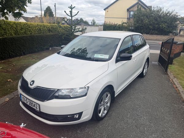 Skoda Rapid Hatchback, Petrol, 2017, White