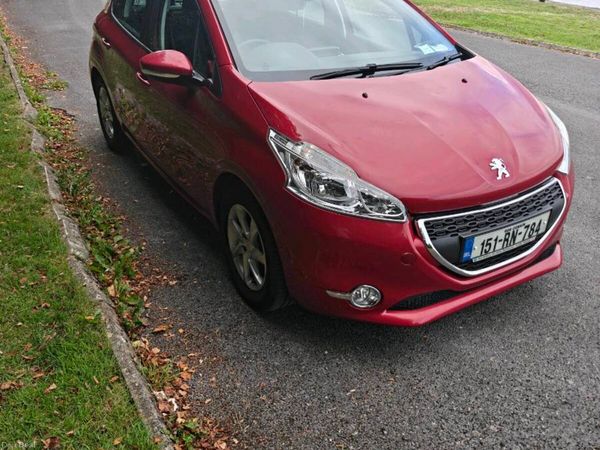 Peugeot 208 Hatchback, Diesel, 2015, Red