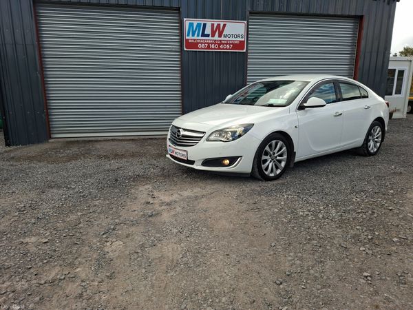 Opel Insignia Hatchback, Diesel, 2015, White