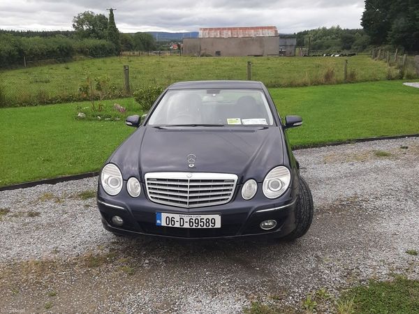 Mercedes-Benz E-Class Saloon, Petrol, 2006, Blue