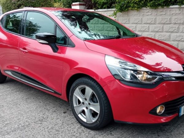 Renault Clio Hatchback, Petrol, 2016, Red