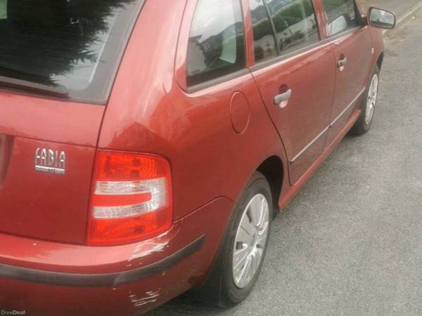 Skoda Fabia Estate/Jeep, Petrol, 2008, Red