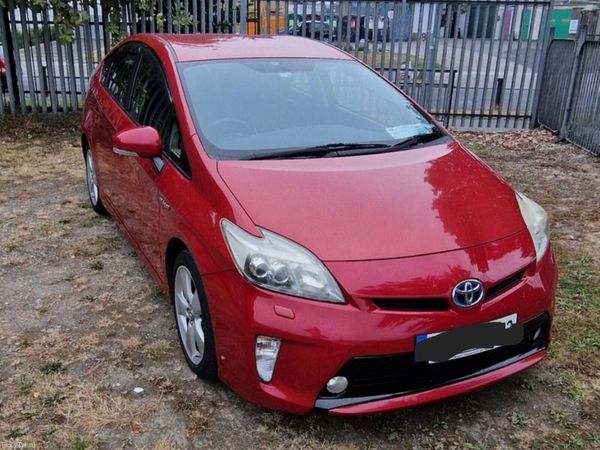 Toyota Prius Hatchback, Petrol Hybrid, 2014, Red