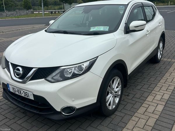 Nissan Qashqai Hatchback, Diesel, 2015, White