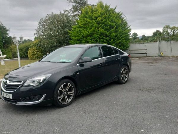 Opel Insignia Hatchback, Diesel, 2016, Black