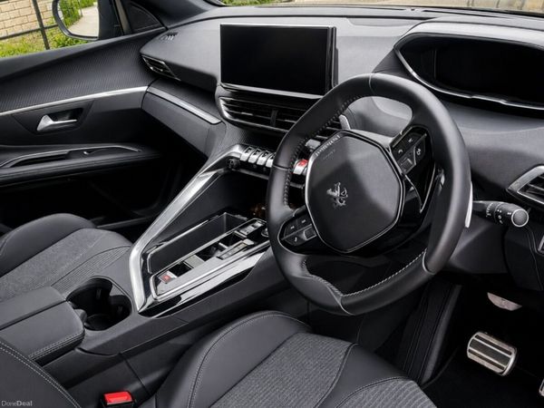 Peugeot 5008 MPV, Petrol Hybrid, 2024, Brown