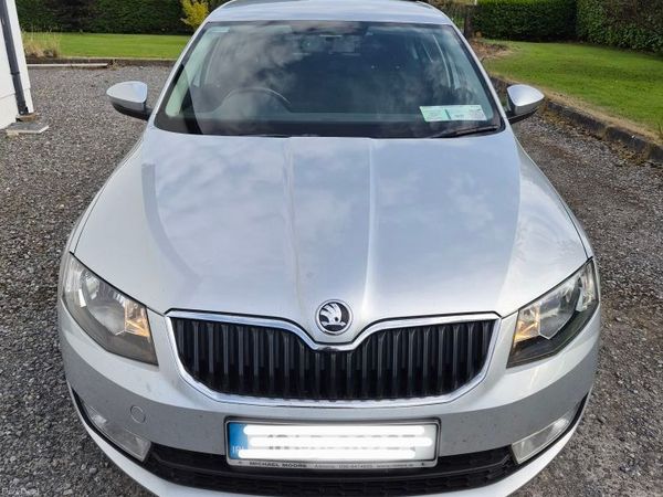 Skoda Octavia Saloon, Diesel, 2016, Silver