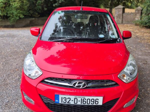 Hyundai i10 Hatchback, Petrol, 2013, Red