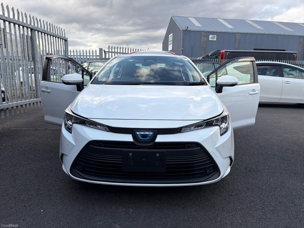 Toyota Corolla Saloon, Petrol Hybrid, 2023, White