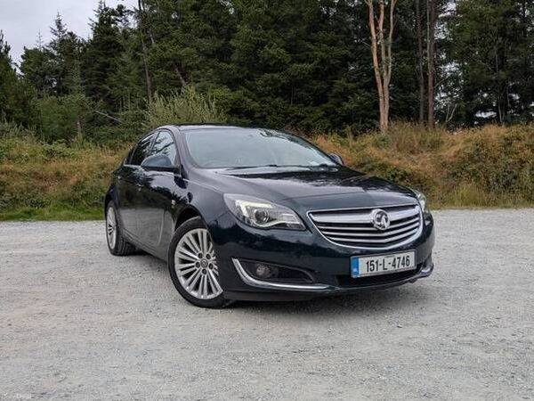 Vauxhall Insignia Hatchback, Diesel, 2015, Green