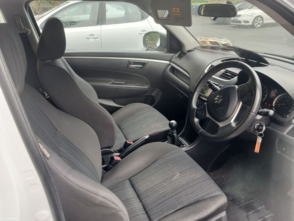 Suzuki Swift Hatchback, Petrol, 2015, White