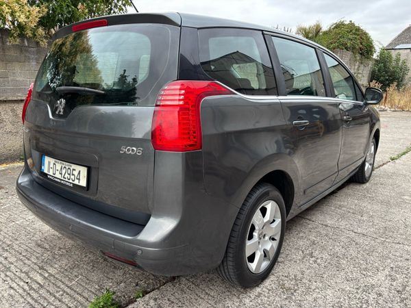Peugeot 5008 MPV, Diesel, 2011, Grey