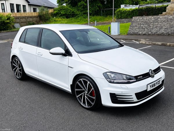Volkswagen Golf Hatchback, Diesel, 2016, White