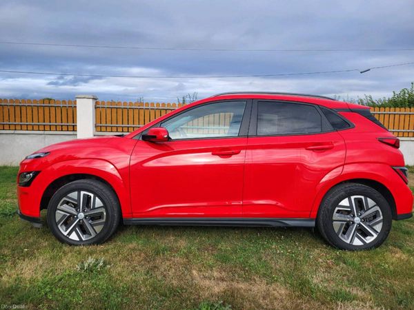 Hyundai KONA Hatchback, Electric, 2023, Red