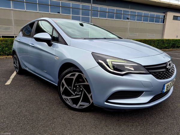 Opel Astra Hatchback, Petrol, 2016, Silver