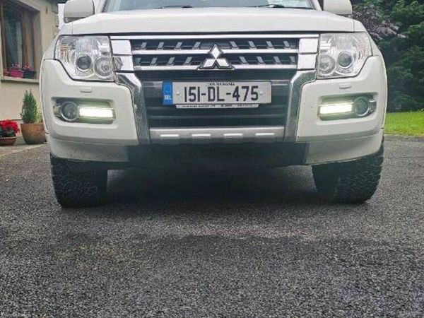 Mitsubishi Pajero SUV, Diesel, 2015, White