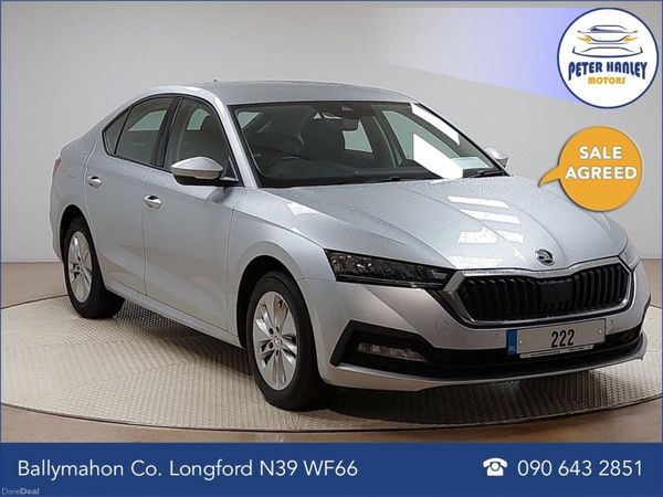 Skoda Octavia Hatchback, Diesel, 2022, Silver