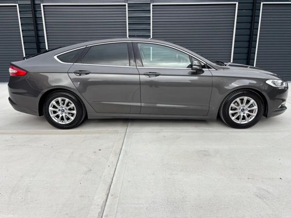 Ford Mondeo Hatchback, Diesel, 2017, Grey
