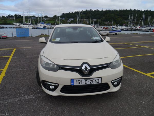 Renault Fluence Saloon, Diesel, 2015, Yellow