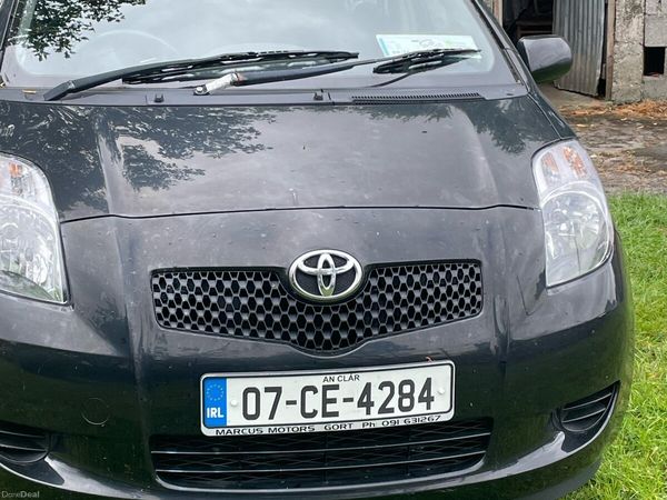 Toyota Yaris Hatchback, Petrol, 2007, Black