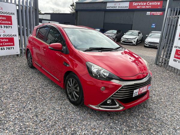 Toyota Aqua Hatchback, Petrol Hybrid, 2015, Red