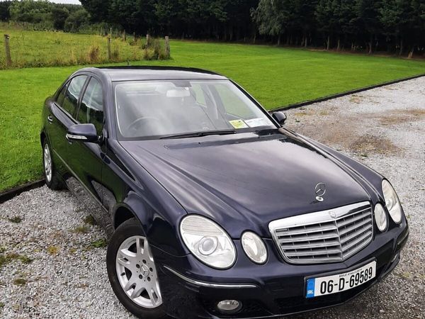 Mercedes-Benz E-Class Saloon, Petrol, 2006, Blue