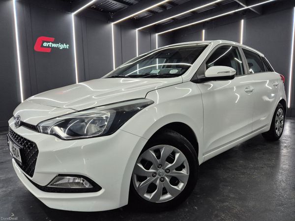 Hyundai i20 Hatchback, Petrol, 2017, White